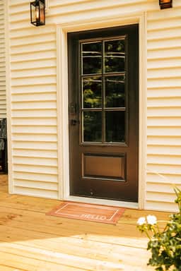 Corton Lodge - Riverview Private Riverfront Suite - Image 5